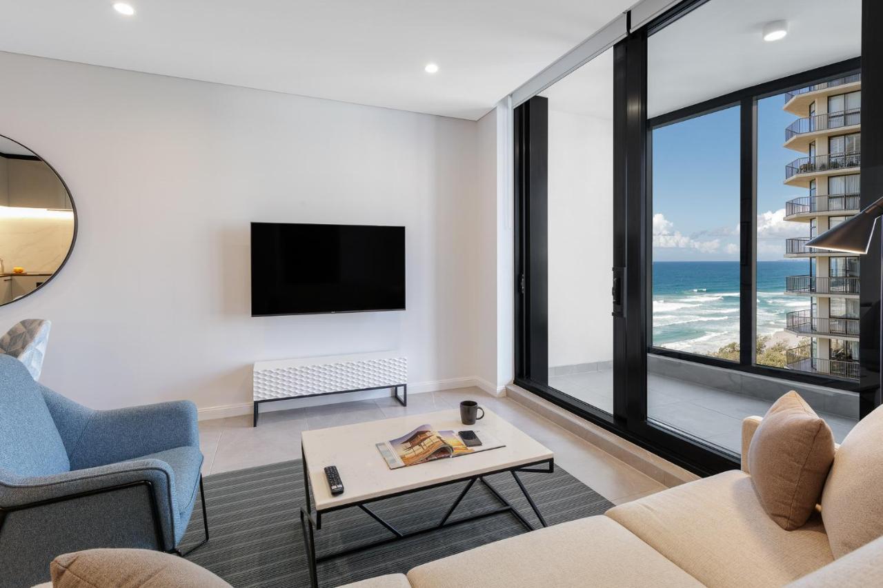 Meriton Suites Surfers Paradise Gold Coast Bagian luar foto A living room in a modern apartment in Perth, Australia.